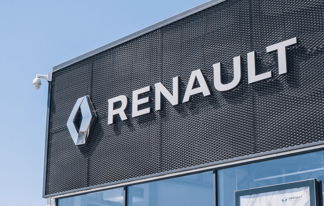 03.8 Renault.png